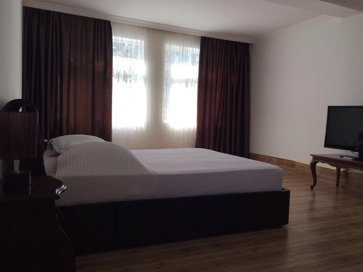 Hotel Simpatia Kobuleti Exteriör bild
