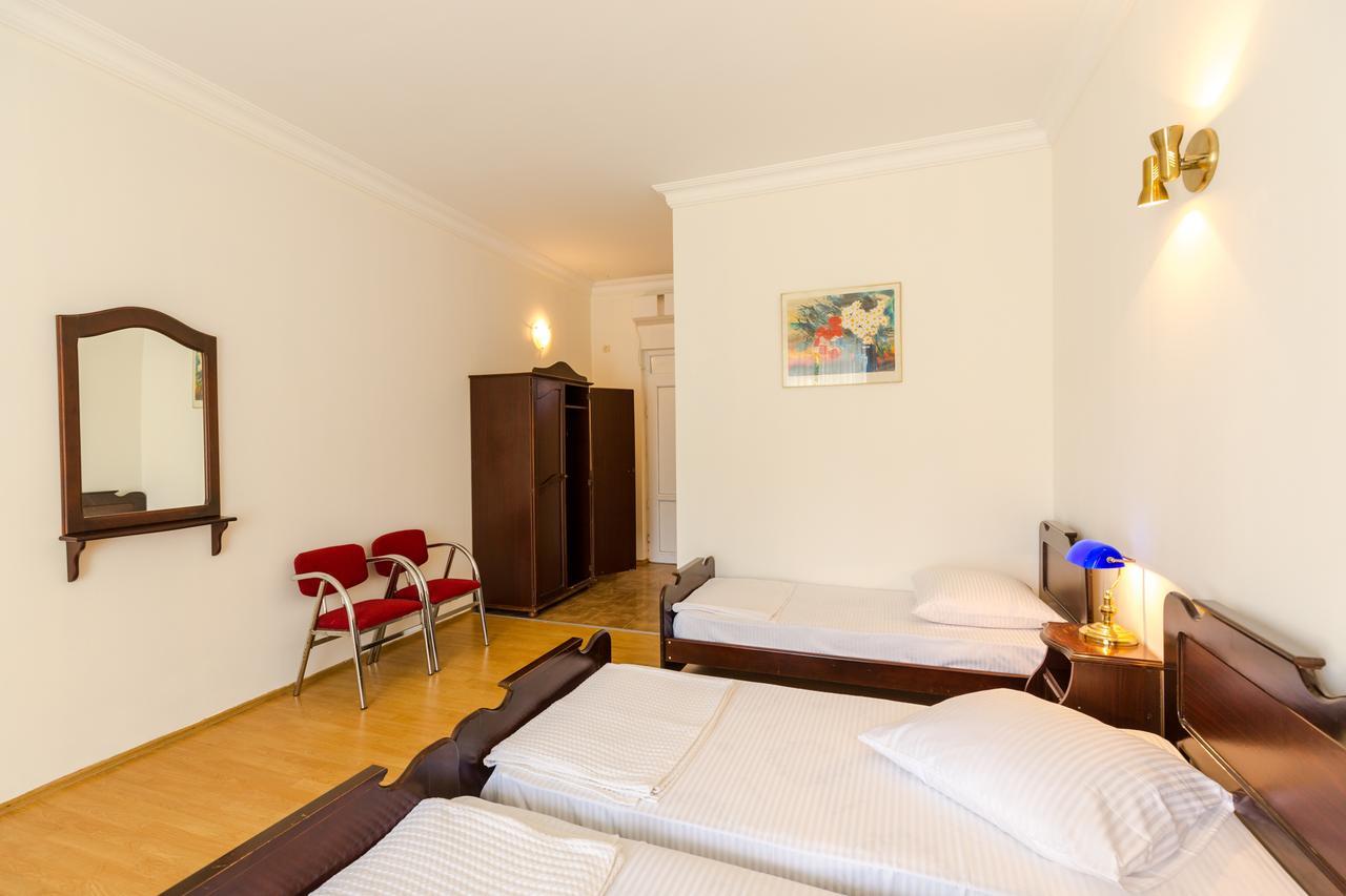 Hotel Simpatia Kobuleti Exteriör bild