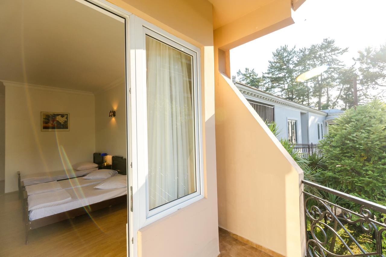 Hotel Simpatia Kobuleti Exteriör bild